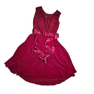 Women's BERRY LOVE Lace Sleeveless Dress XS